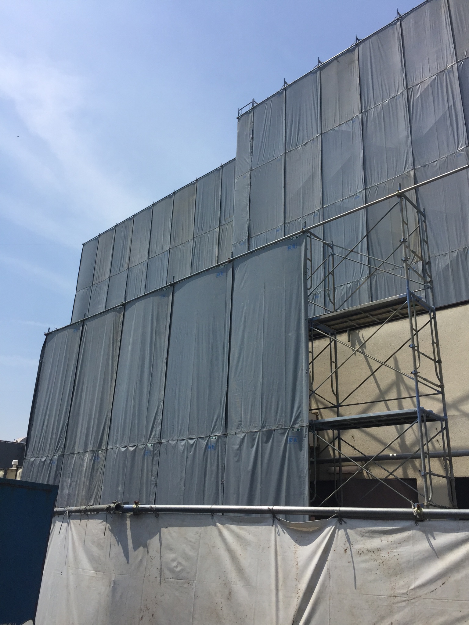 埼玉県熊谷市病院解体工事 足場養生状況