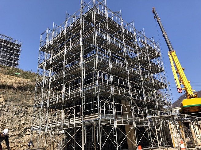 群馬県某所橋脚工事進行中
