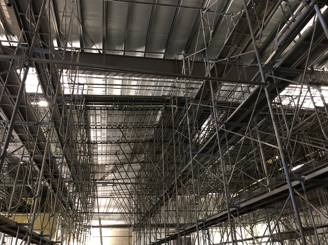 内部棚足場盛替え