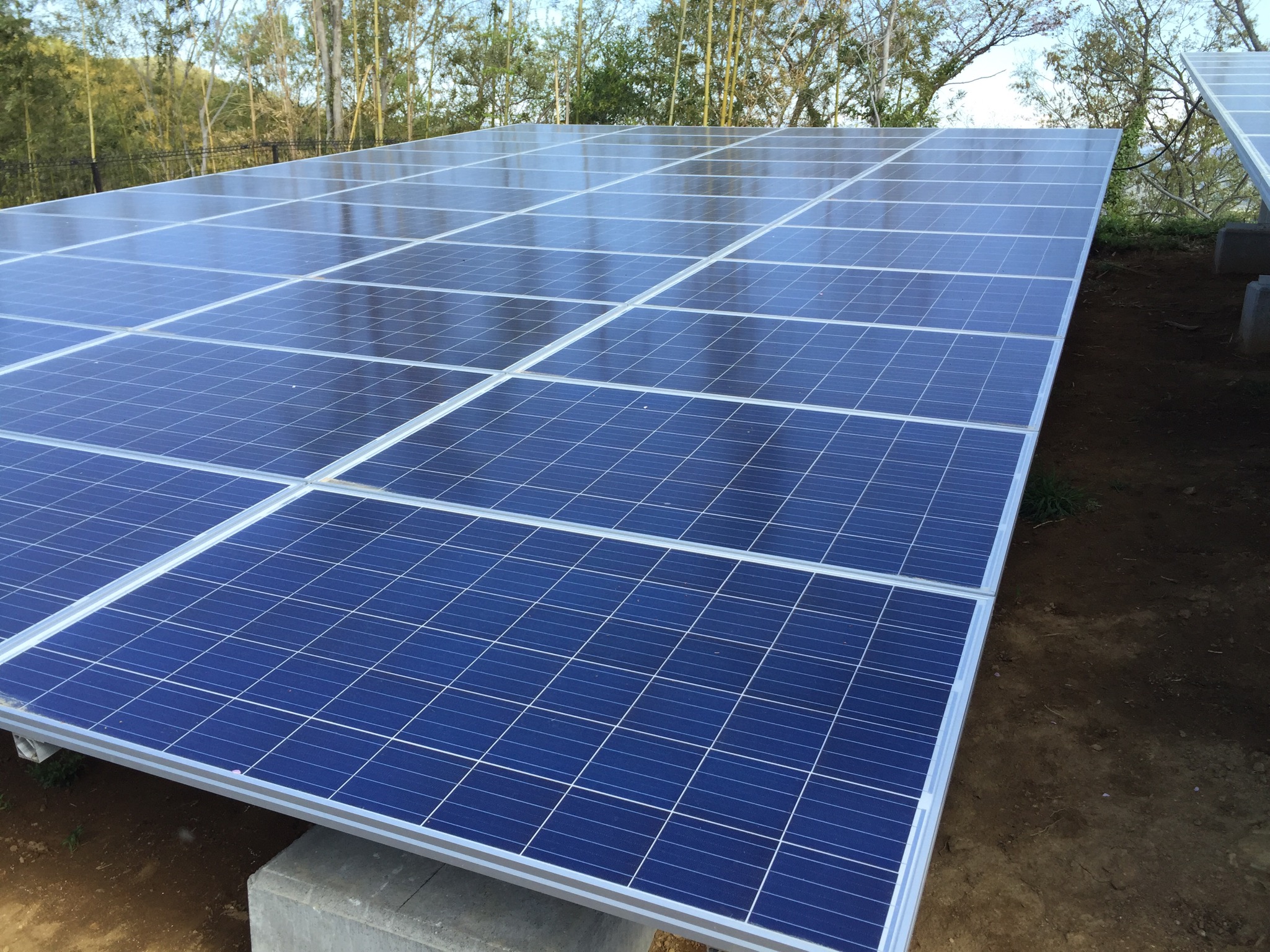 J専門学校様　架台・パネル張り