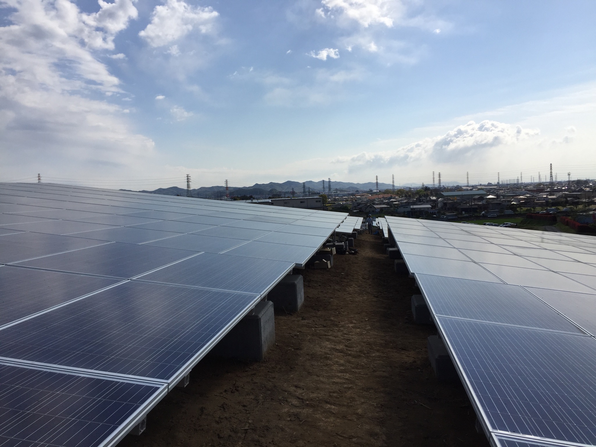 J専門学校様　架台・パネル張り