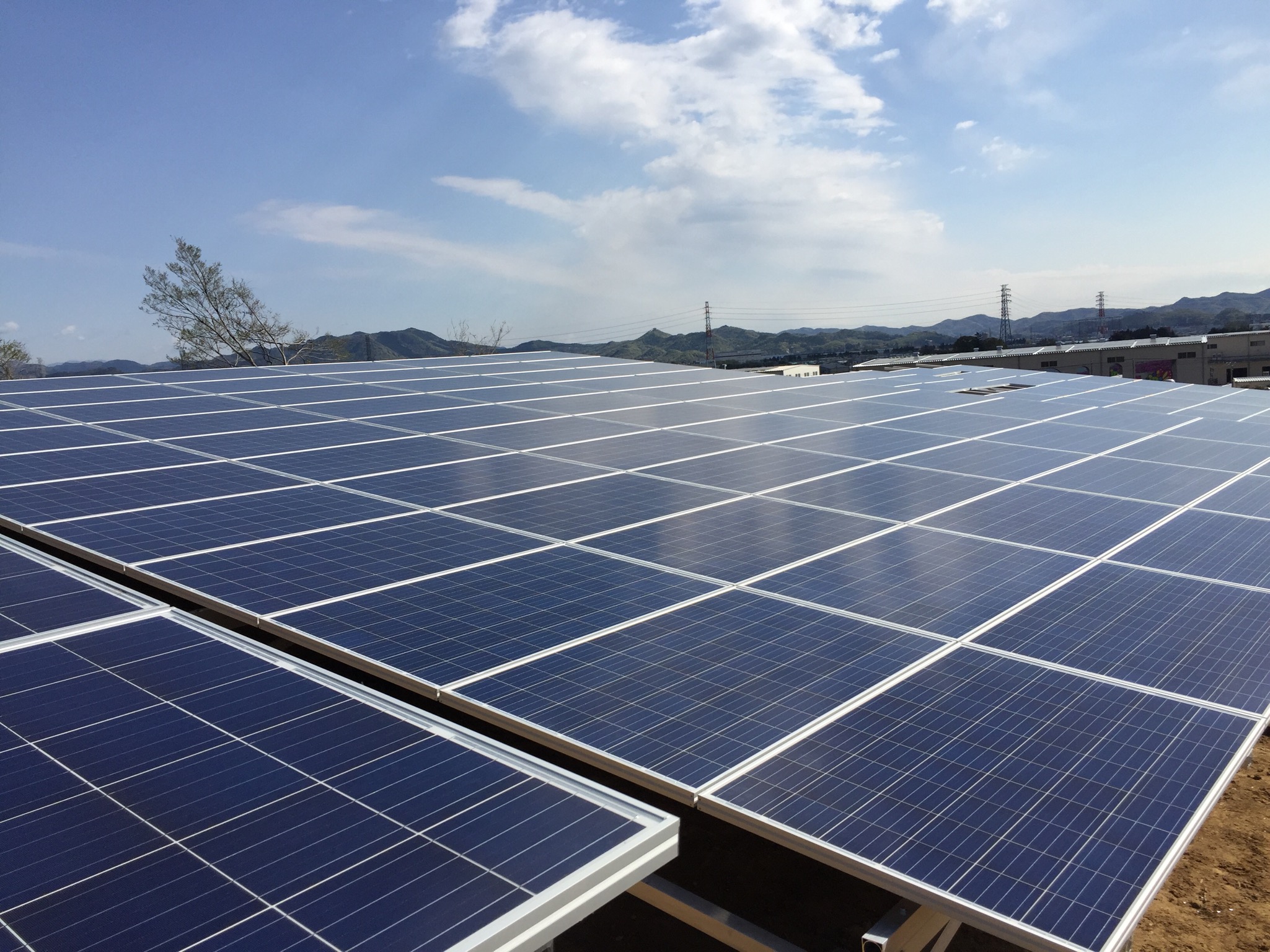 J専門学校様　架台・パネル張り