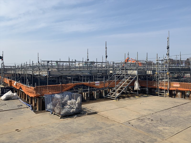 群馬県某所消防署庁舎建設工事　地足場